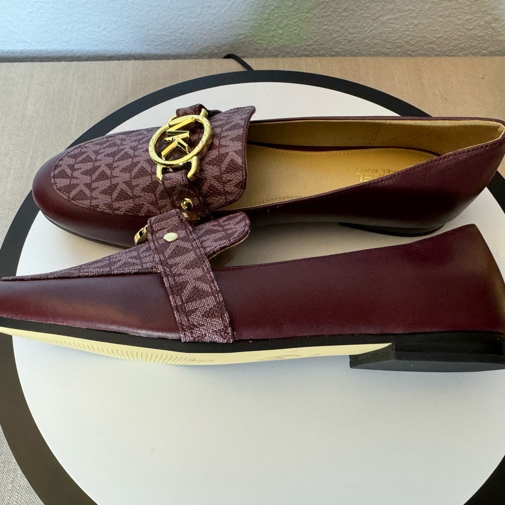 Michael Michael Kors Women’s Rory Leather Logo Loafers. New - Picture 5 of 5